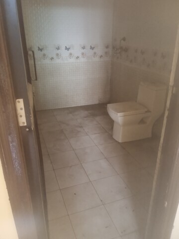 Bathroom in 5 BHK Villa at Amrapali Leisure Valley, Tech Zone 4 Greater Noida – for Sale