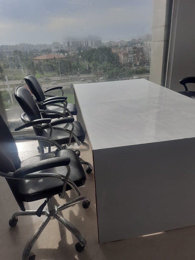  Parking, motia-citi-royal-business-park Commercial Office Space 950 Sq.Ft. In Ambala Highway Zirakpur 8797287