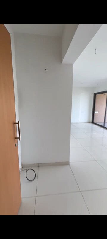 Furnished Amenities in 3 BHK Apartment at Supercity Lifestyle Township, Science City – for Rent