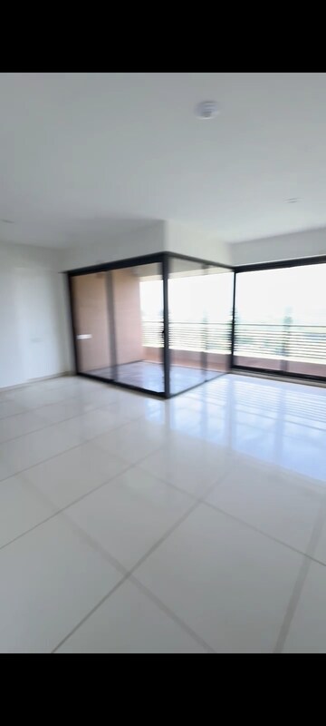Room in 3 BHK Apartment at Supercity Lifestyle Township, Science City – for Rent