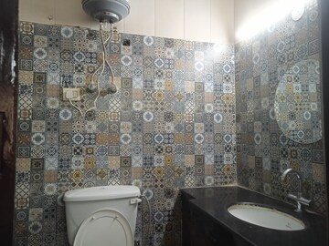 Bathroom in 4 BHK Apartment at SS Mayfield Gardens, Sector 51 – for Rent