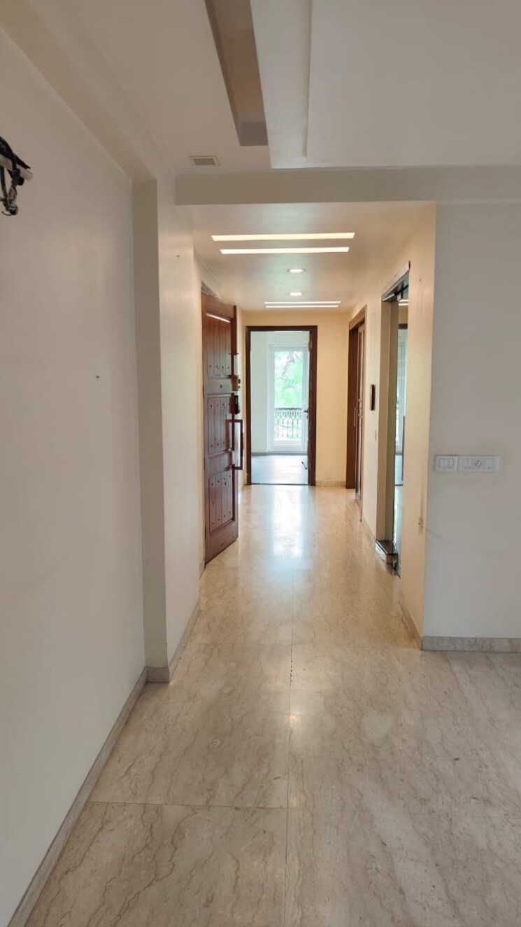 undefined, sarvapriya vihar 3 Bedroom 2000 Sq.Ft. Builder Floor In Sarvapriya Vihar Delhi 8797359