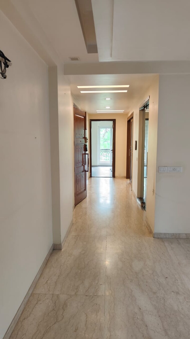 undefined, sarvapriya vihar 3 Bedroom 2000 Sq.Ft. Builder Floor In Sarvapriya Vihar Delhi 8797359