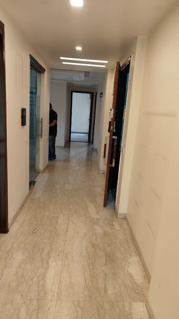 Room in 3 BHK Builder Floor at Sarvapriya Vihar – for Sale