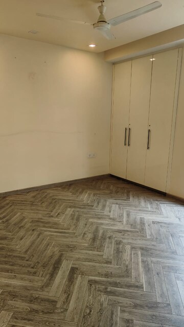 Room in 3 BHK Builder Floor at Sarvapriya Vihar – for Rent