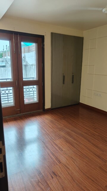 Bedroom in 3 BHK Builder Floor at Sarvapriya Vihar – for Rent