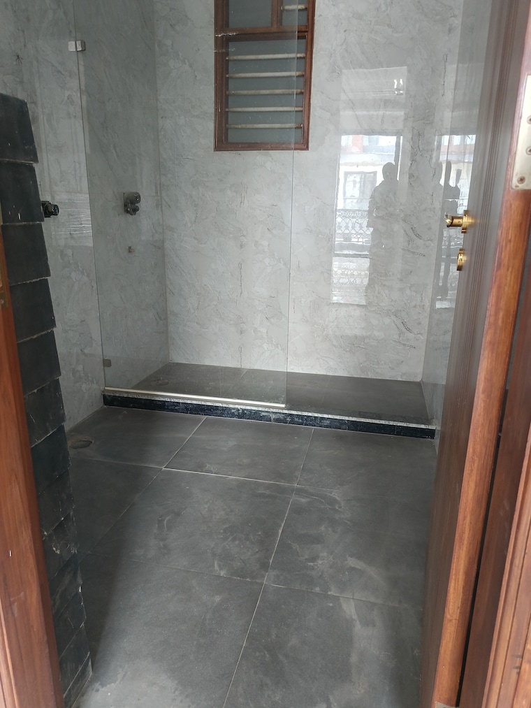 Bathroom, sector 85 4 Bedroom 350 Sq.Yd. Builder Floor In Sector 85 Faridabad 8797381