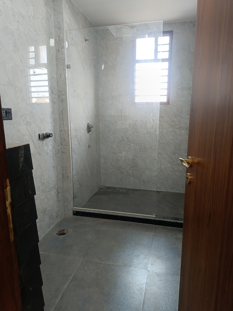 Bathroom, sector 85 4 Bedroom 350 Sq.Yd. Builder Floor In Sector 85 Faridabad 8797381