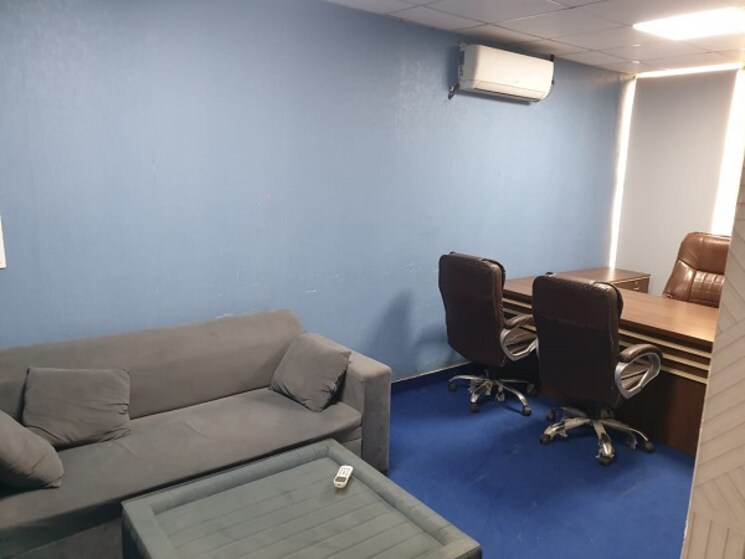 Living Room, sector 63 Commercial Office Space 2700 Sq.Ft. In Sector 63 Noida 8797344