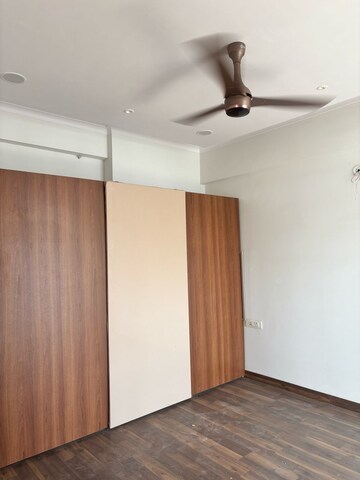Room in 4 BHK Apartment at Chandra Panorama, Sushant Golf City – for Rent