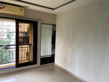 Room in 3 BHK Apartment at Nellai Heights, Chembur – for Rent