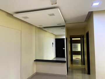 Room in 3 BHK Apartment at Nellai Heights, Chembur – for Rent