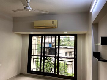 Room in 3 BHK Apartment at Nellai Heights, Chembur – for Rent