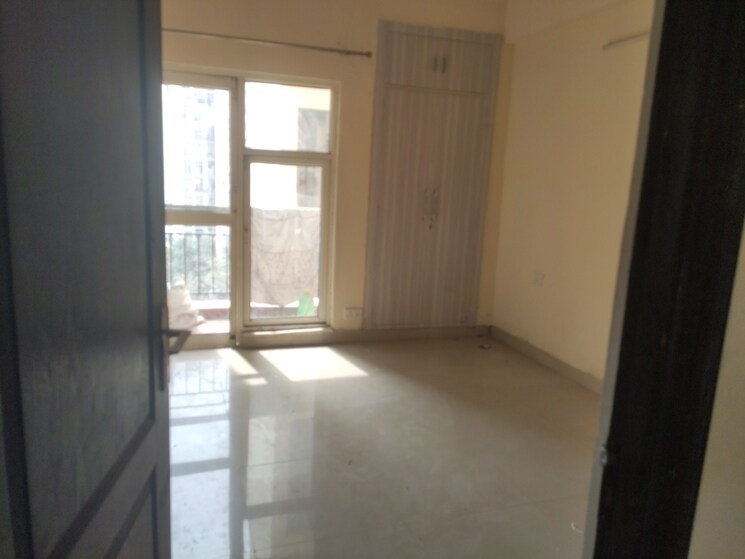 Room, aims-golf-city 3.5 Bedroom 1550 Sq.Ft. Apartment In Sector 75 Noida 8797502
