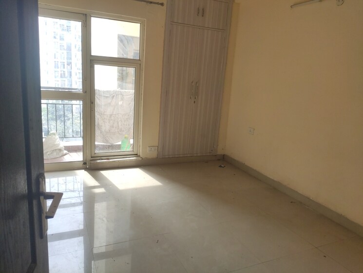 Room, aims-golf-city 3.5 Bedroom 1550 Sq.Ft. Apartment In Sector 75 Noida 8797502