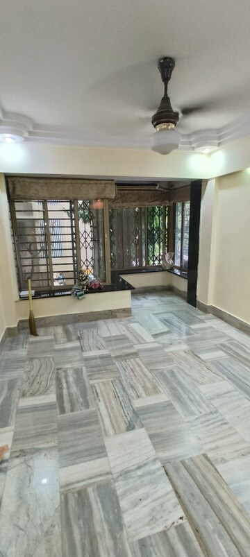 Bedroom in 2 BHK Apartment at Borivali West – for Rent