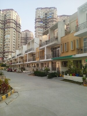 3 BHK Villa – Exterior View View at Amrapali Dream Valley, Tech Zone 4 Greater Noida - for Sale