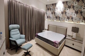 Team Area in 3 BHK Apartment at Lodha World View, Worli – for Rent