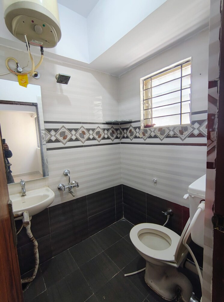 Bathroom, hsr layout 2 Bedroom 900 Sq.Ft. Builder Floor In Hsr Layout Bangalore 8797509