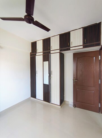 Room in 2 BHK Builder Floor at Hsr Layout – for Rent