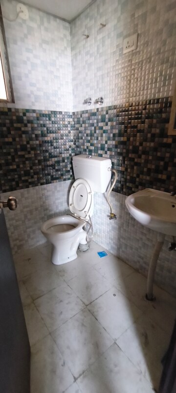 Bathroom in 2 BHK Apartment at Signature Global Andour Height, Sector 71 – for Rent
