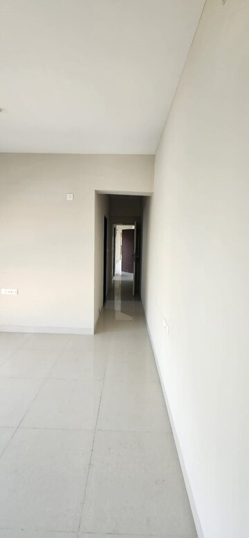 Room in 5 BHK Apartment at Amardeep Apartment Chembur, Chembur – for Rent