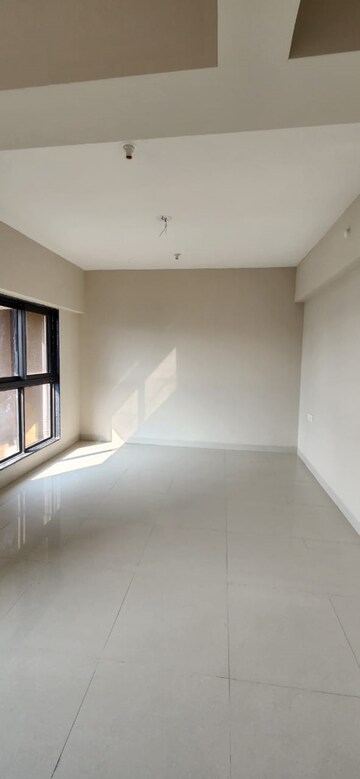 Room in 5 BHK Apartment at Amardeep Apartment Chembur, Chembur – for Rent
