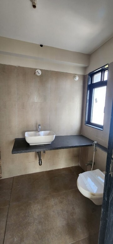 Bathroom in 5 BHK Apartment at Amardeep Apartment Chembur, Chembur – for Rent
