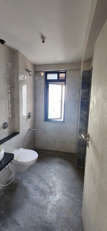 Building Lobby in 5 BHK Apartment at Amardeep Apartment Chembur, Chembur – for Rent