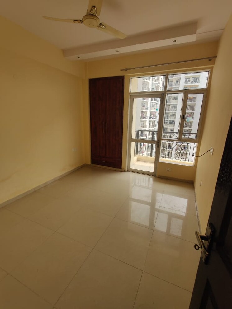 Room, prateek-wisteria 3.5 Bedroom 1385 Sq.Ft. Apartment In Sector 77 Noida 8797579