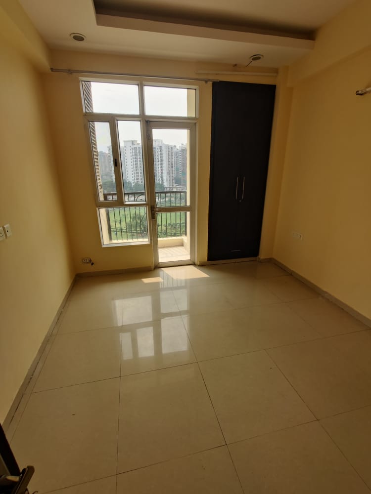 3.5 BHK + Study Room Apartment For Sale in Prateek Wisteria