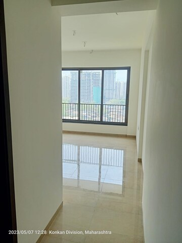 Room in 1 BHK Apartment at Mahindra Lifespaces Roots, Kandivali East – for Rent