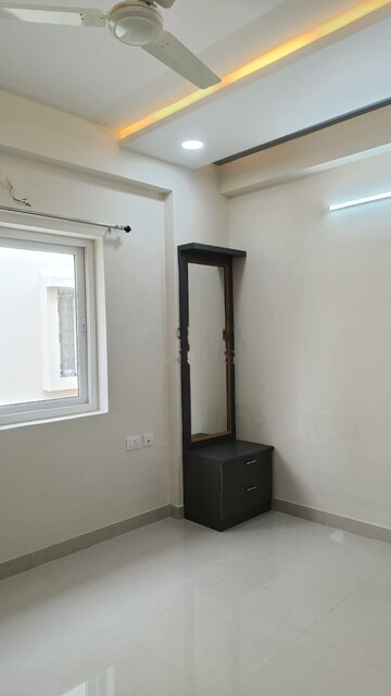 Room in 2 BHK Apartment at Hafeezpet – for Rent