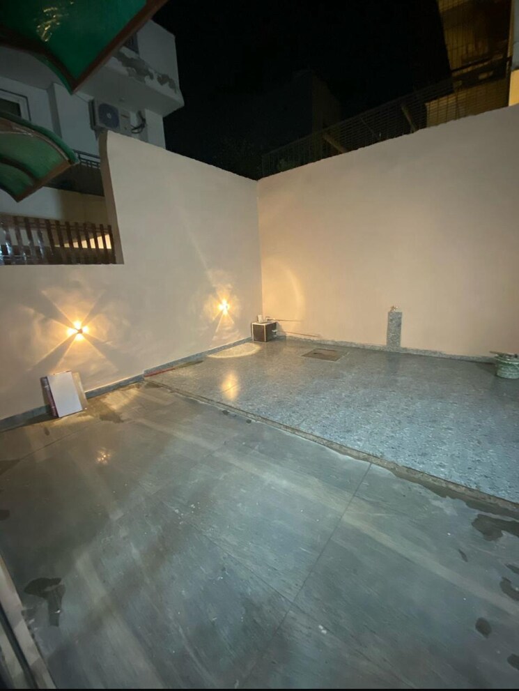 Room, sushant-lok-3 3 Bedroom 300 Sq.Yd. Builder Floor In Sector 57 Gurgaon 8797615