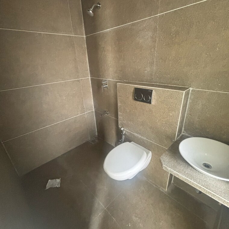 Bathroom, gurukul-chs-matunga 2 Bedroom 675 Sq.Ft. Apartment In Geetanjali Nagar Mumbai 8797613