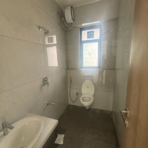 Bathroom in 2 BHK Apartment at Gurukul CHS Matunga, Geetanjali Nagar – for Sale