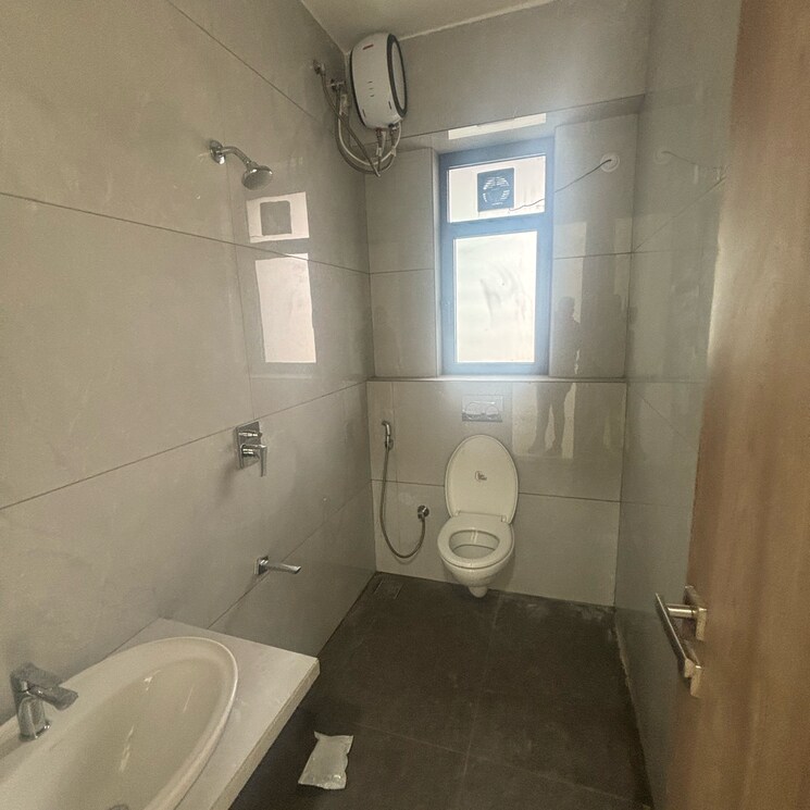 Bathroom, gurukul-chs-matunga 2 Bedroom 675 Sq.Ft. Apartment In Geetanjali Nagar Mumbai 8797613