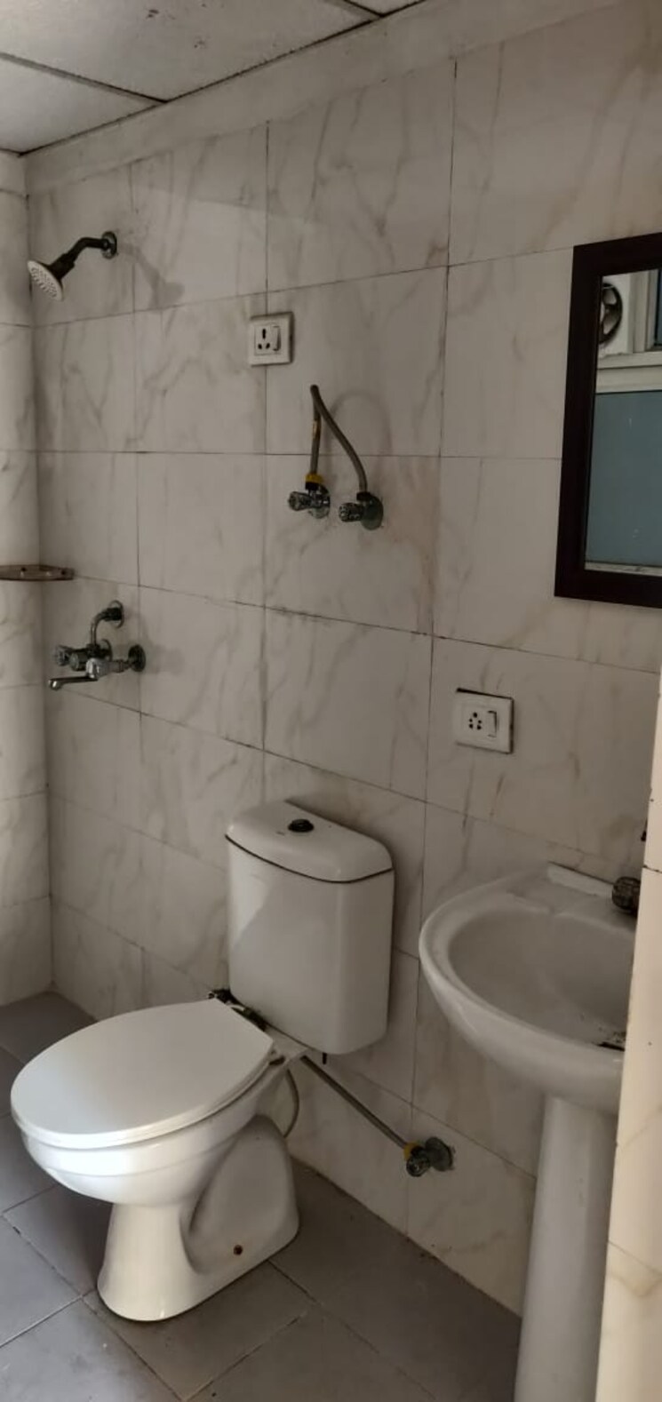 Bathroom, aims-golf-city 2.5 Bedroom 1150 Sq.Ft. Apartment In Sector 75 Noida 8797647