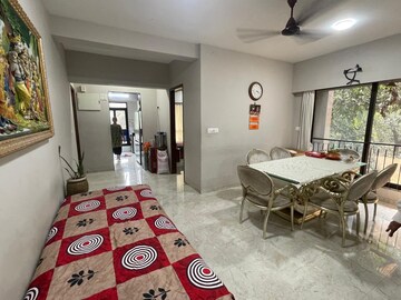 Living Room in 5 BHK Apartment at Chembur – for Rent