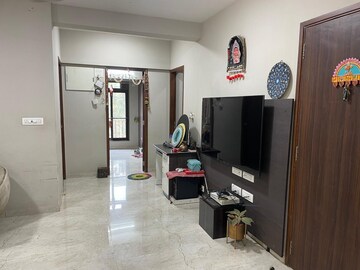 Living Room in 5 BHK Apartment at Chembur – for Rent