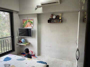 Room in 5 BHK Apartment at Chembur – for Rent