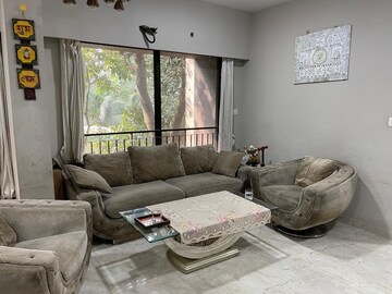 Living Room in 5 BHK Apartment at Chembur – for Rent
