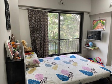 Bedroom in 5 BHK Apartment at Chembur – for Rent