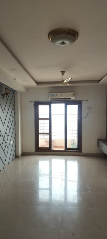 2 BHK Apartment For Rent in RPS Savana, Sector 88