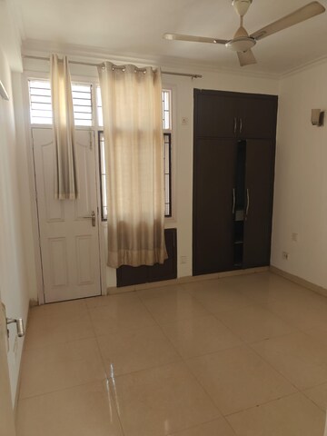 Room in 3 BHK Builder Floor at Sushant Lok 3, Sector 57 – for Sale