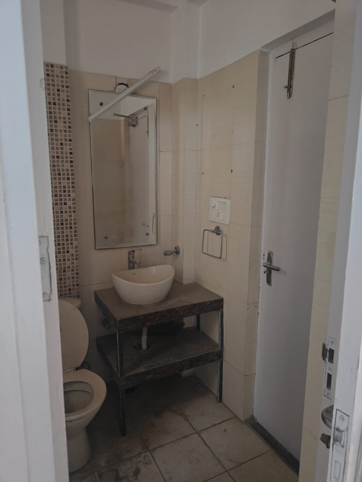 Bathroom, sushant-lok-3 3 Bedroom 240 Sq.Yd. Builder Floor In Sector 57 Gurgaon 8797667