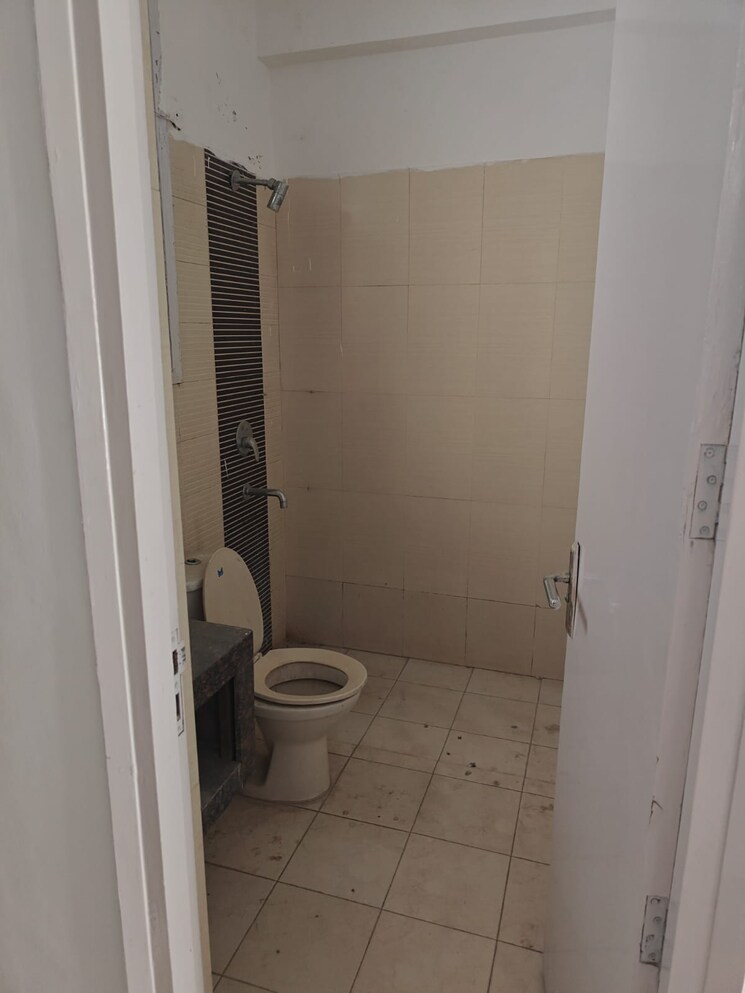 Bathroom, sushant-lok-3 3 Bedroom 240 Sq.Yd. Builder Floor In Sector 57 Gurgaon 8797667