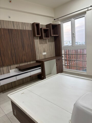 Room in 3 BHK Apartment at Mahindra Windchimes, Bannerghatta Road – for Rent