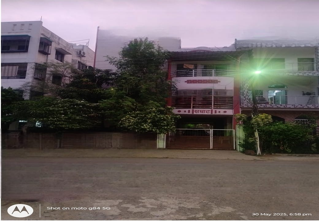 6+ BHK + Study Room Independent House For Sale in Samrat Building