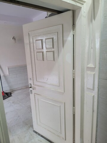 Building Lobby in 2 BHK Builder Floor at Sector 57 – for Rent